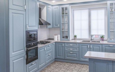 Массив под эмалью для кухни в стиле прованс